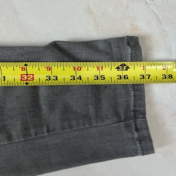 Club Monaco grey Skinny Jeans 98% cotton 2% elastane. - Picture 3 of 4